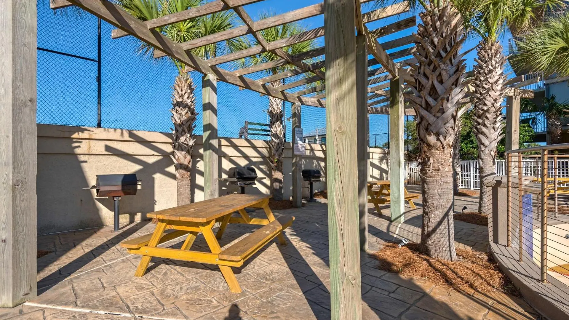Perch At Mainsail - Gorgeous Beachfront Destin Condo Apartment