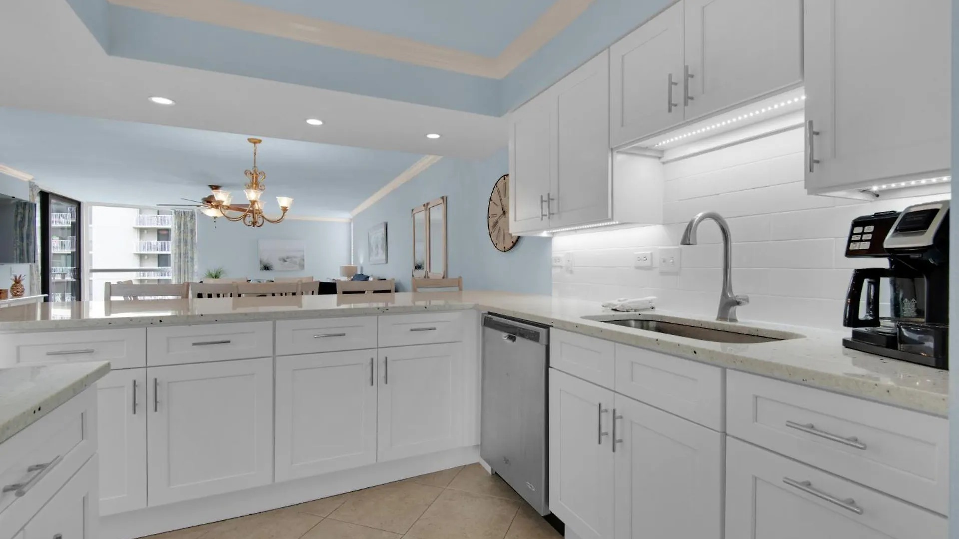Perch At Mainsail - Gorgeous Beachfront Destin Condo Apartment