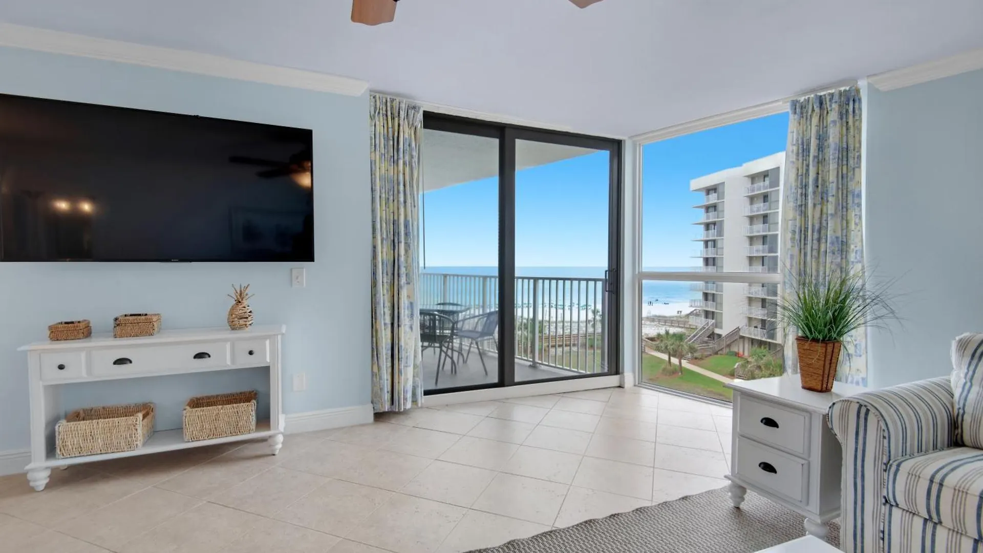 Perch At Mainsail - Gorgeous Beachfront Destin Condo